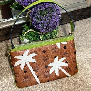 MCM visetos palm tree Tv $400
